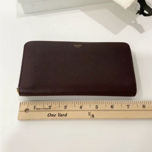 CELINE- ZIP WALLET in deep burgundy calfskin - Picture 3 of 12